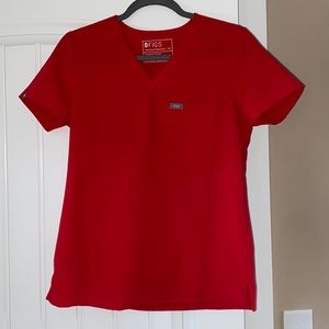 Figs one pocket scrub top in love red